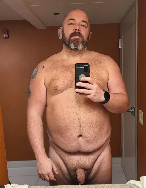 Hotel bathroom lighting always on point