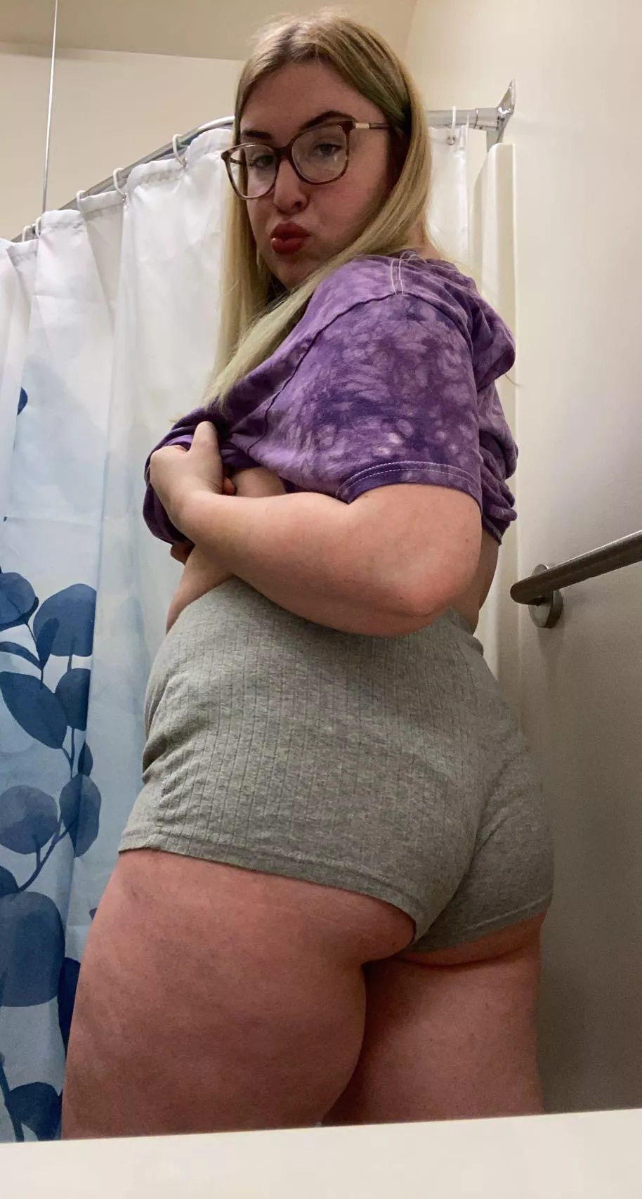 how about a chubby 18 year old?:^) how about a chubby 18 year old?:^)