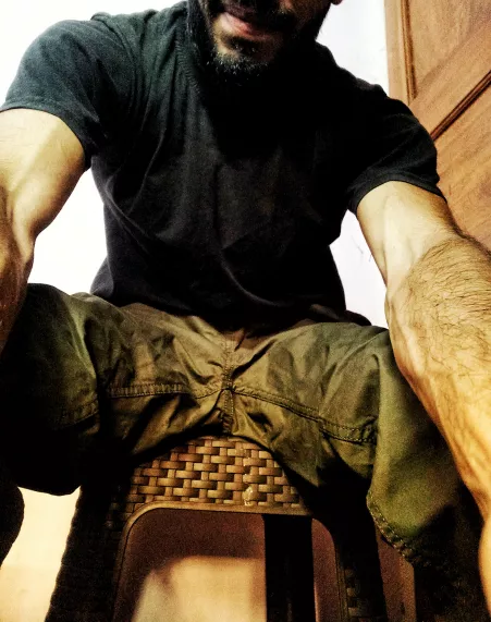 How about a tight grip around your Neck⛓️