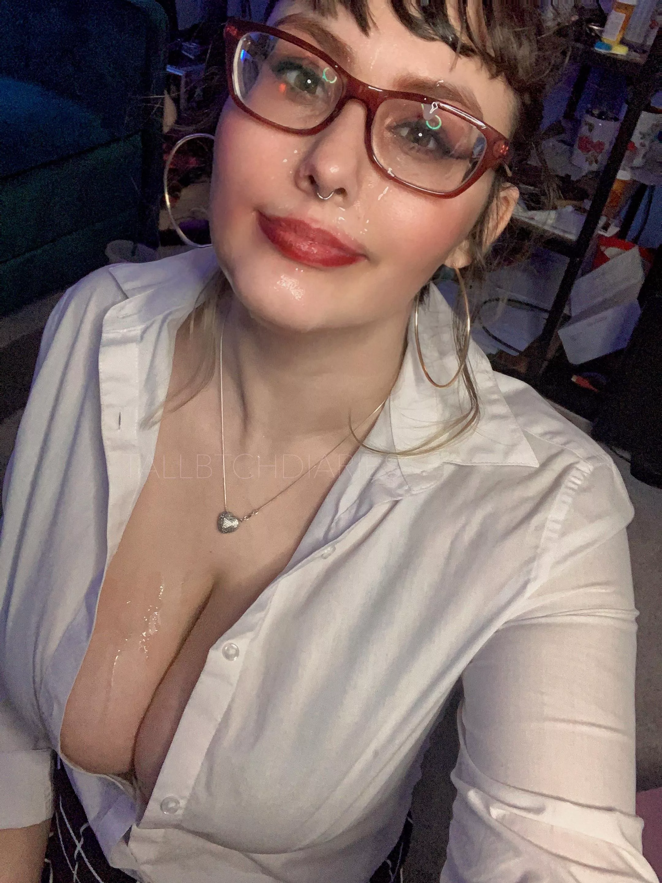 How about cum mixed in with makeup? ♡ How about cum mixed in with makeup? ♡