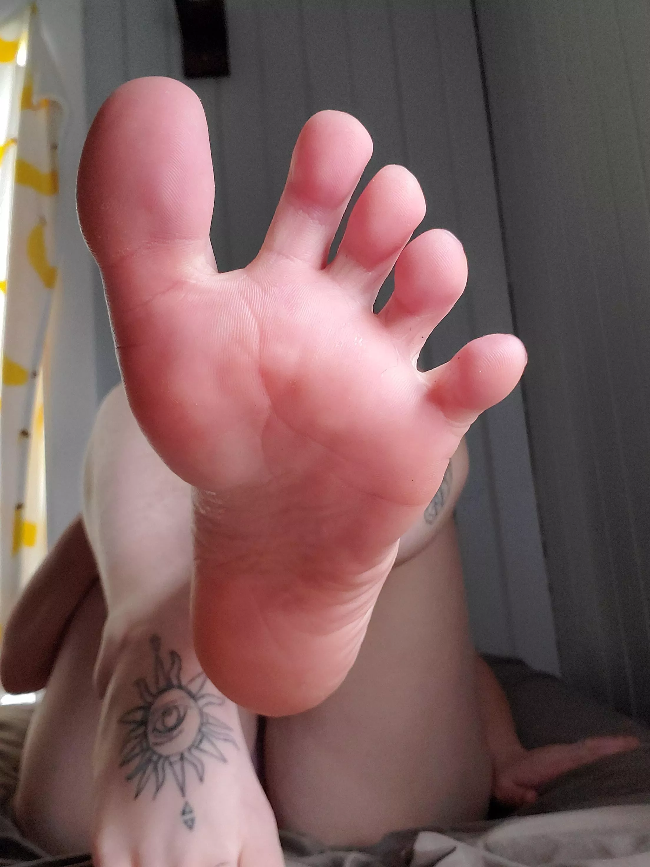 How badly do you wanna sniff these feet?