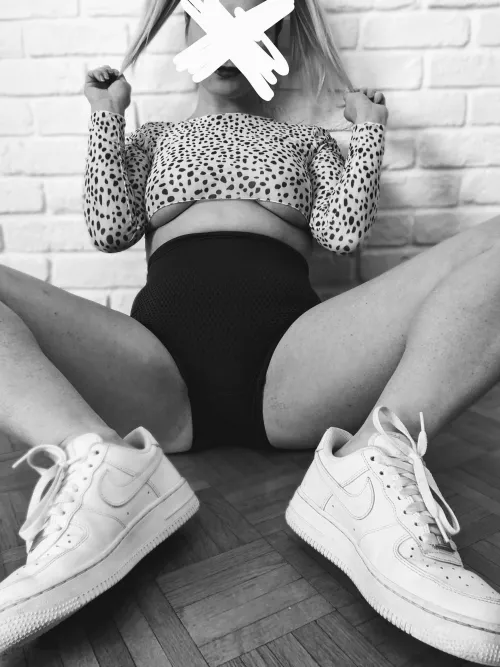 How can I not share her?!