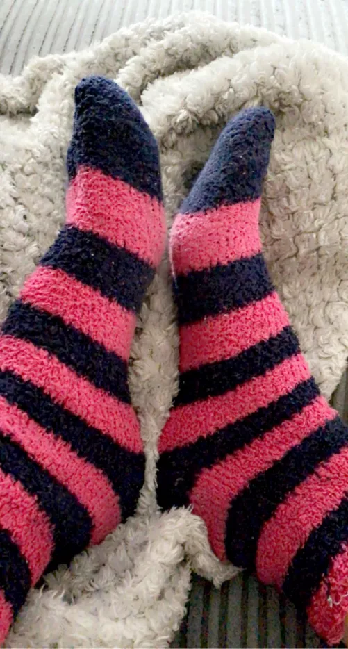 How cute are my fluffy socks🥰 I love them!❤️🔥