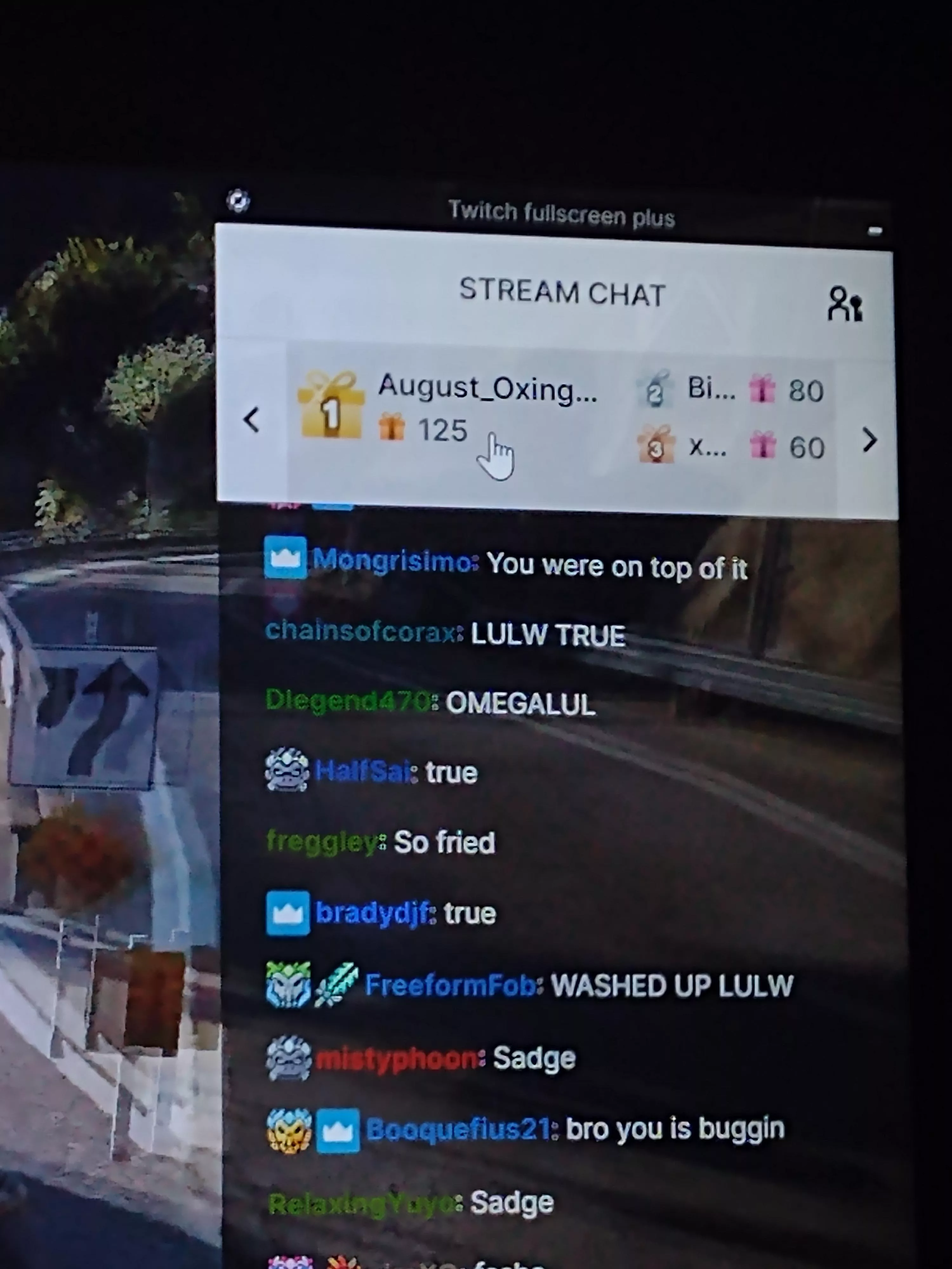 How do I get rid of this white notification in twitch full screen plus?