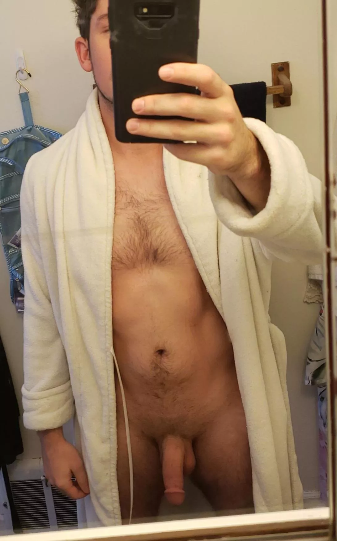 How do I look before the shower? (M) How do I look before the shower? (M)