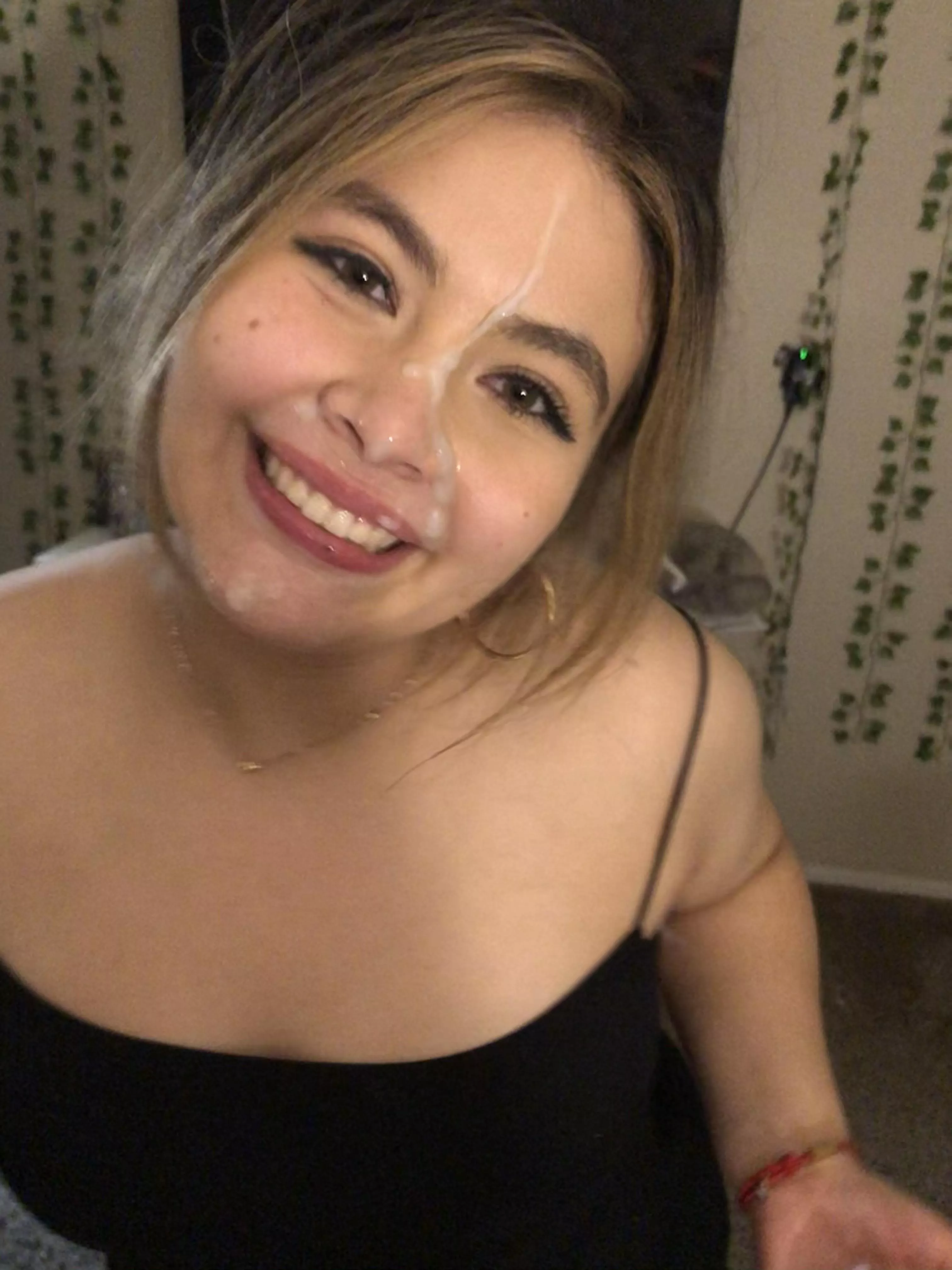 How do I look covered in cum? How do I look covered in cum?