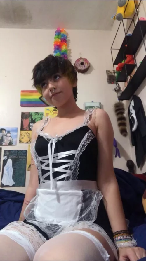 how do i look in my maid dress? 💗