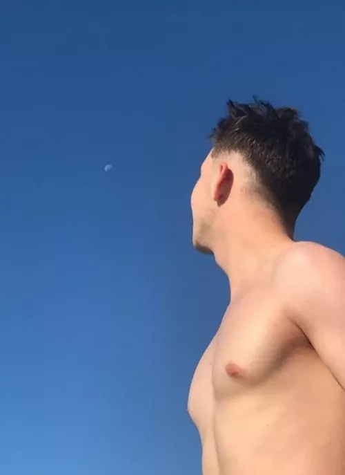 How do you think my ass looks in these leather pants? They were so tight on my panty-less ass 🍑😈🔥