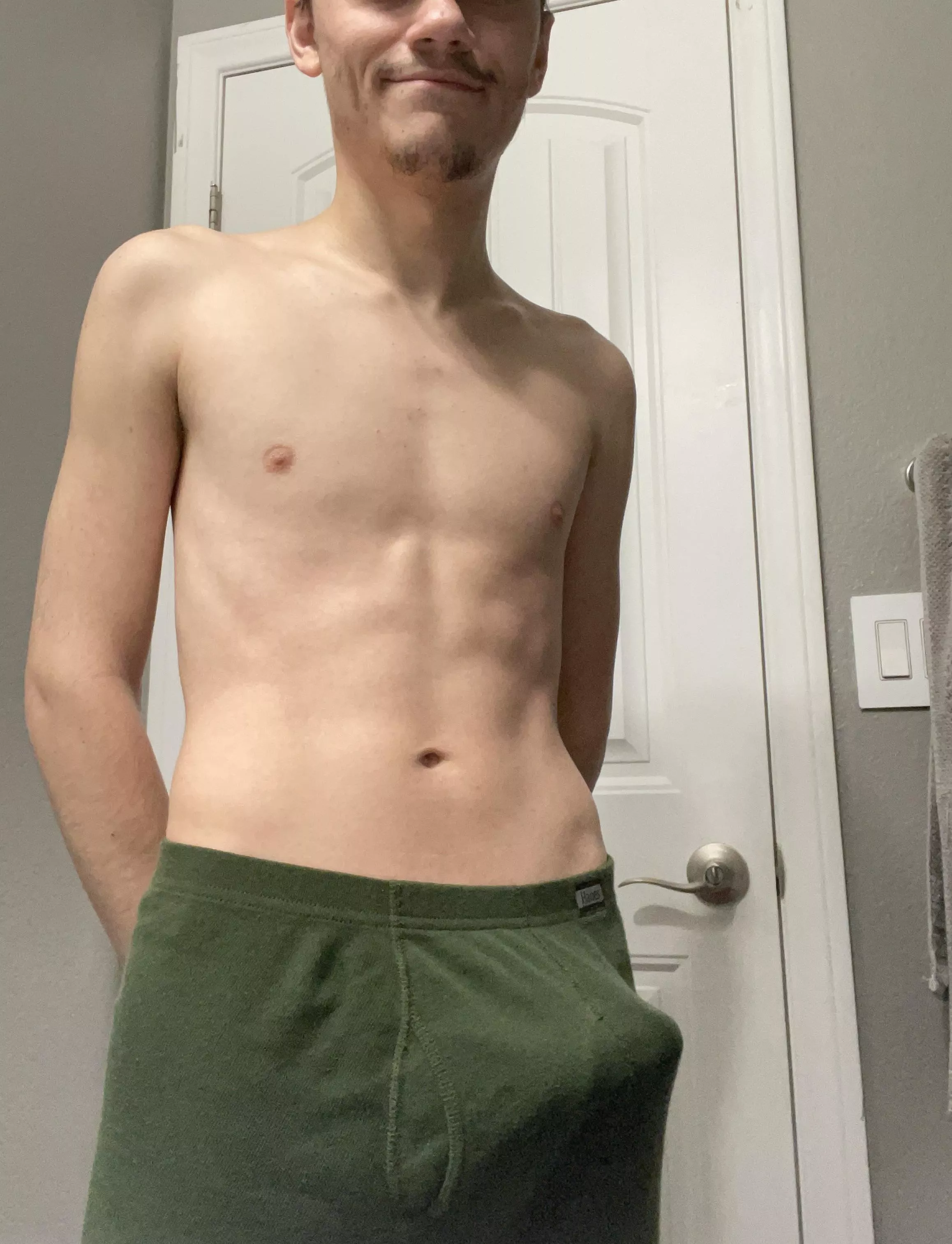 how does my bulge look? 😘