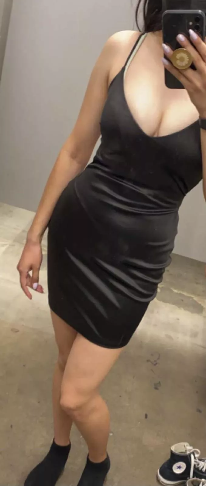 How does this dress look on me?☺️