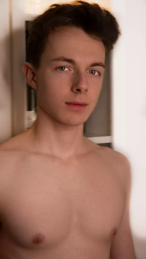 How hot hot? On a scale of 1-10 😏🥵 Tell me what you want to do horny with me 😏