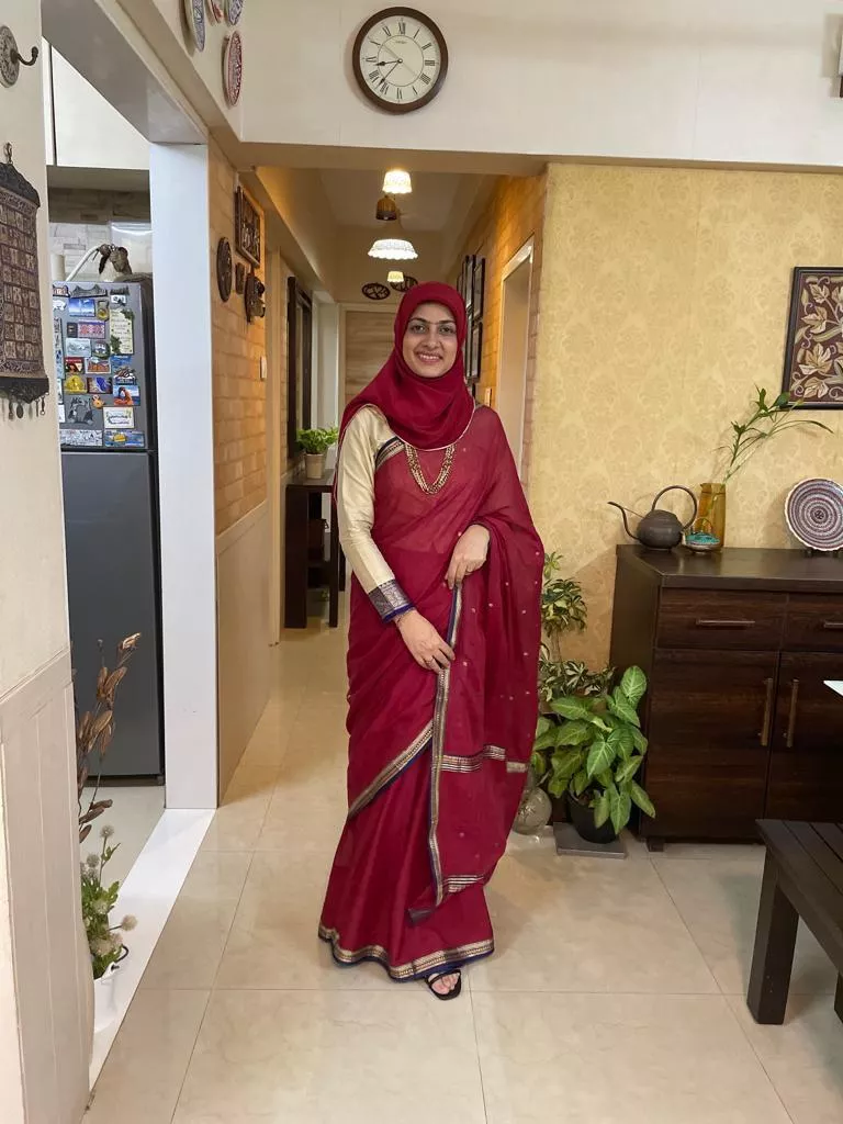How my hijabi aunt dressed up for Diwali greetings. Wonder what happened next 🤔