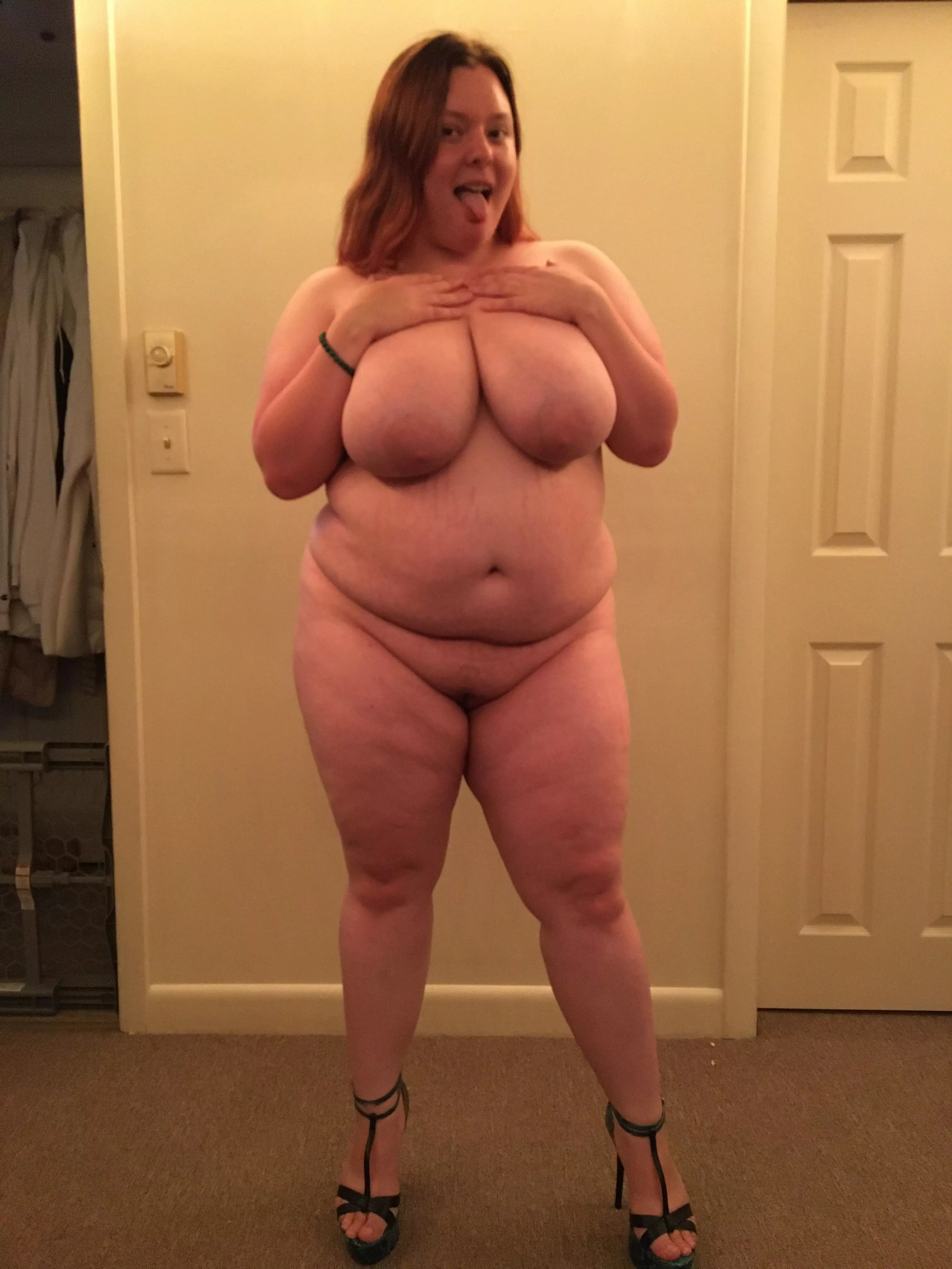 How saggy do ya like em ? 🥰