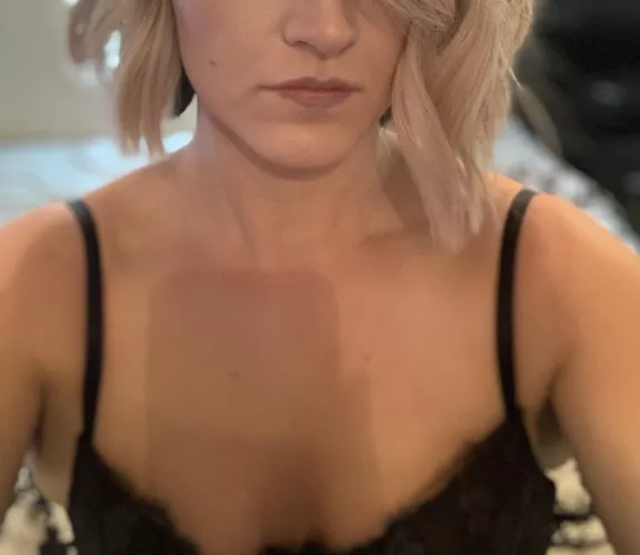 How would you like to split those lips with your cock?