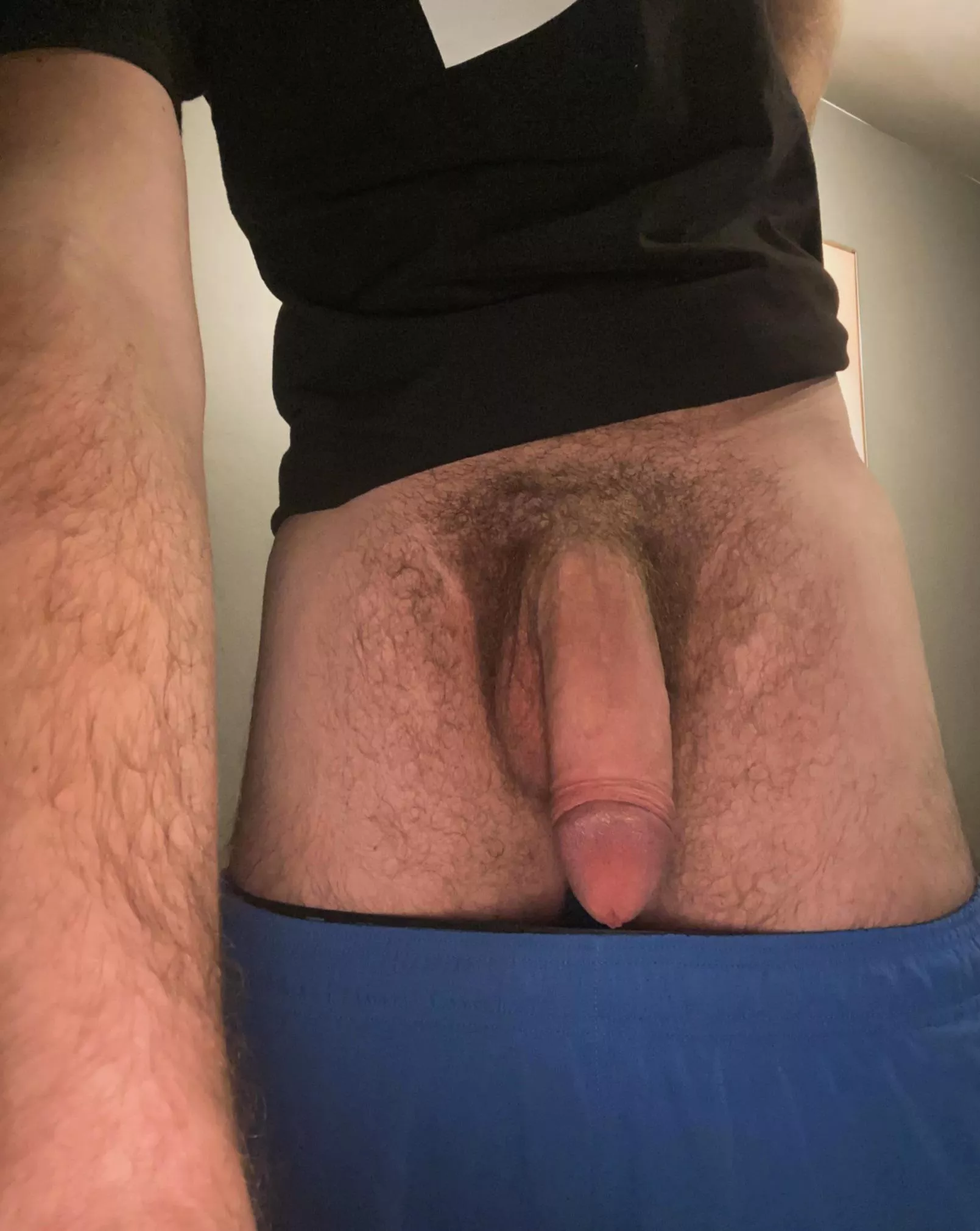 How would you react 👀 when you see my manhood in the locker room…?