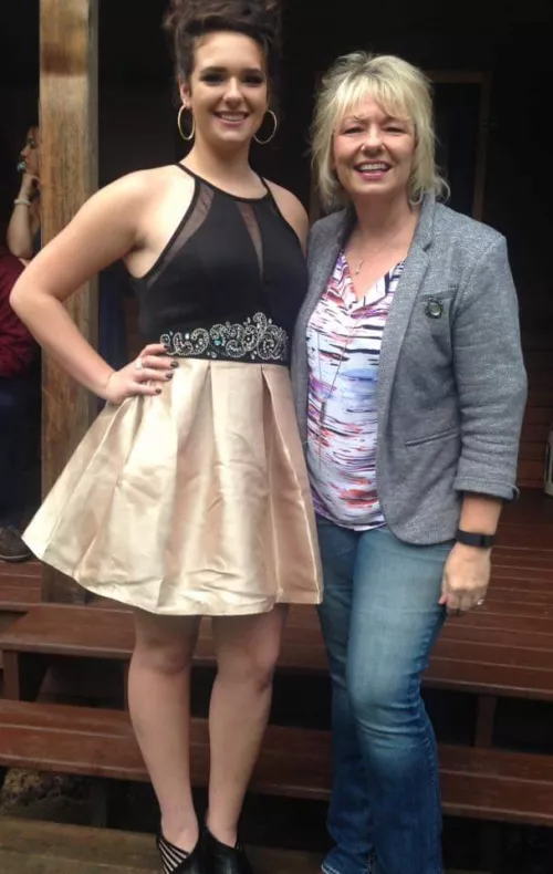 How would you tie up this mother an daughter