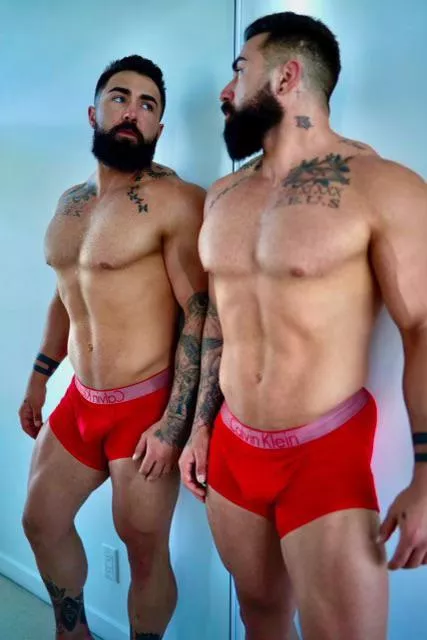How you like me in red ? How you like me in red ?
