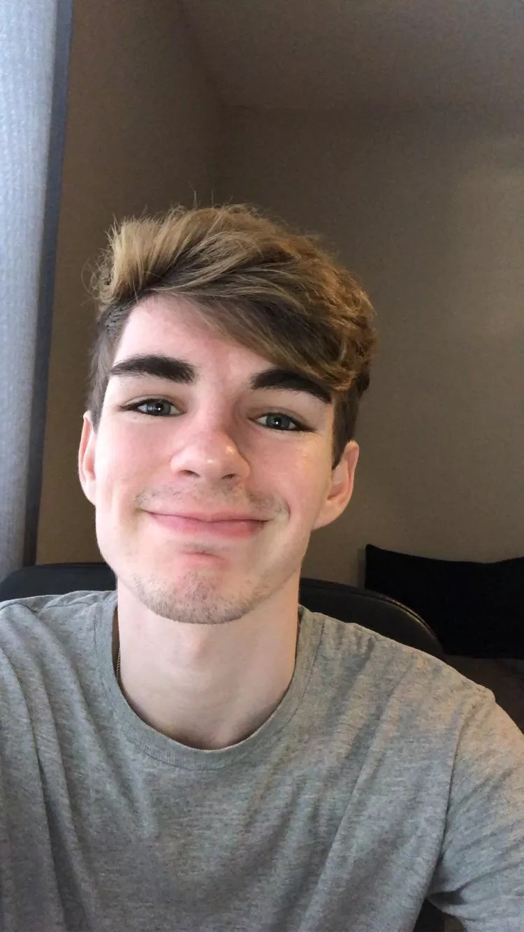 Howdy, anyone want to chat feel free to message me!