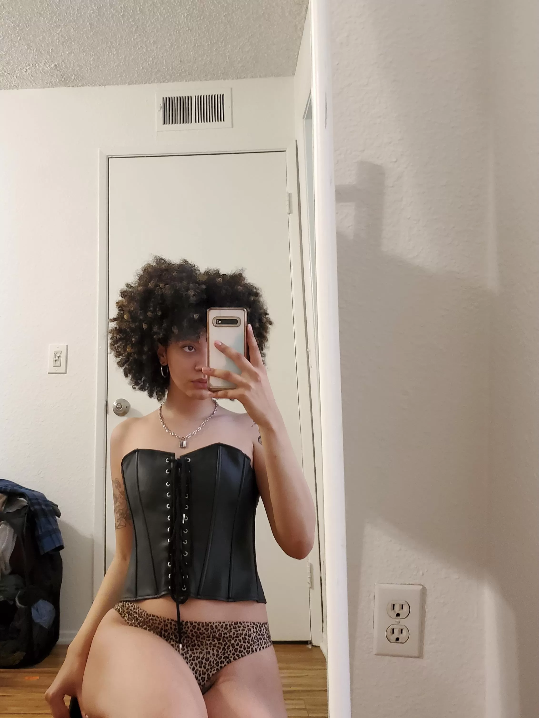 how's it hanging? 🌚 [F23] [OC]