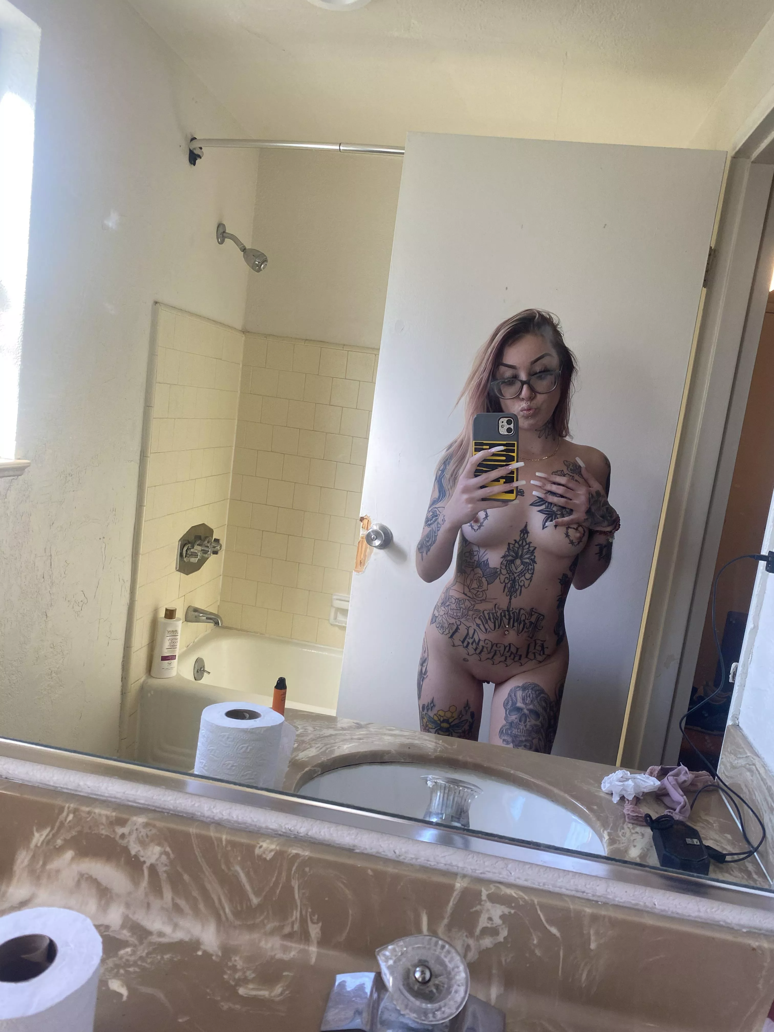 How’s it looking. 👀👅