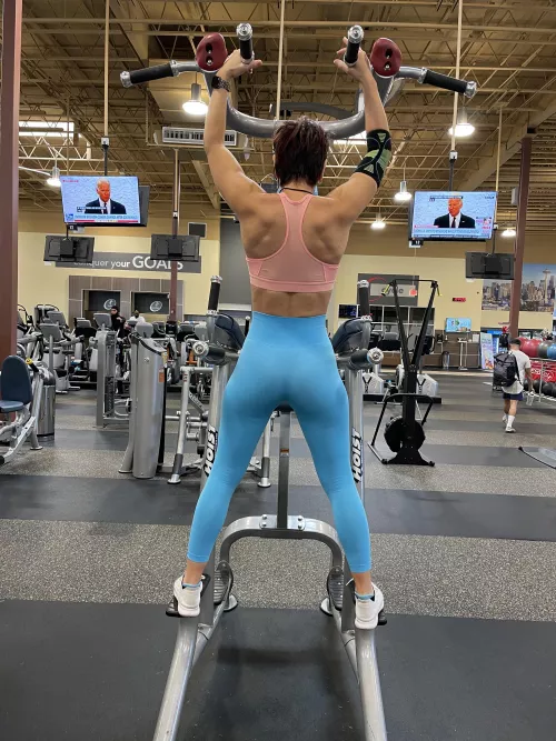 Howโs my back view?