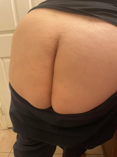 how’s my butt look? DMS open