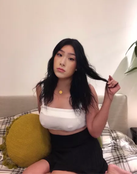 how's my crop top outfit today? 😺