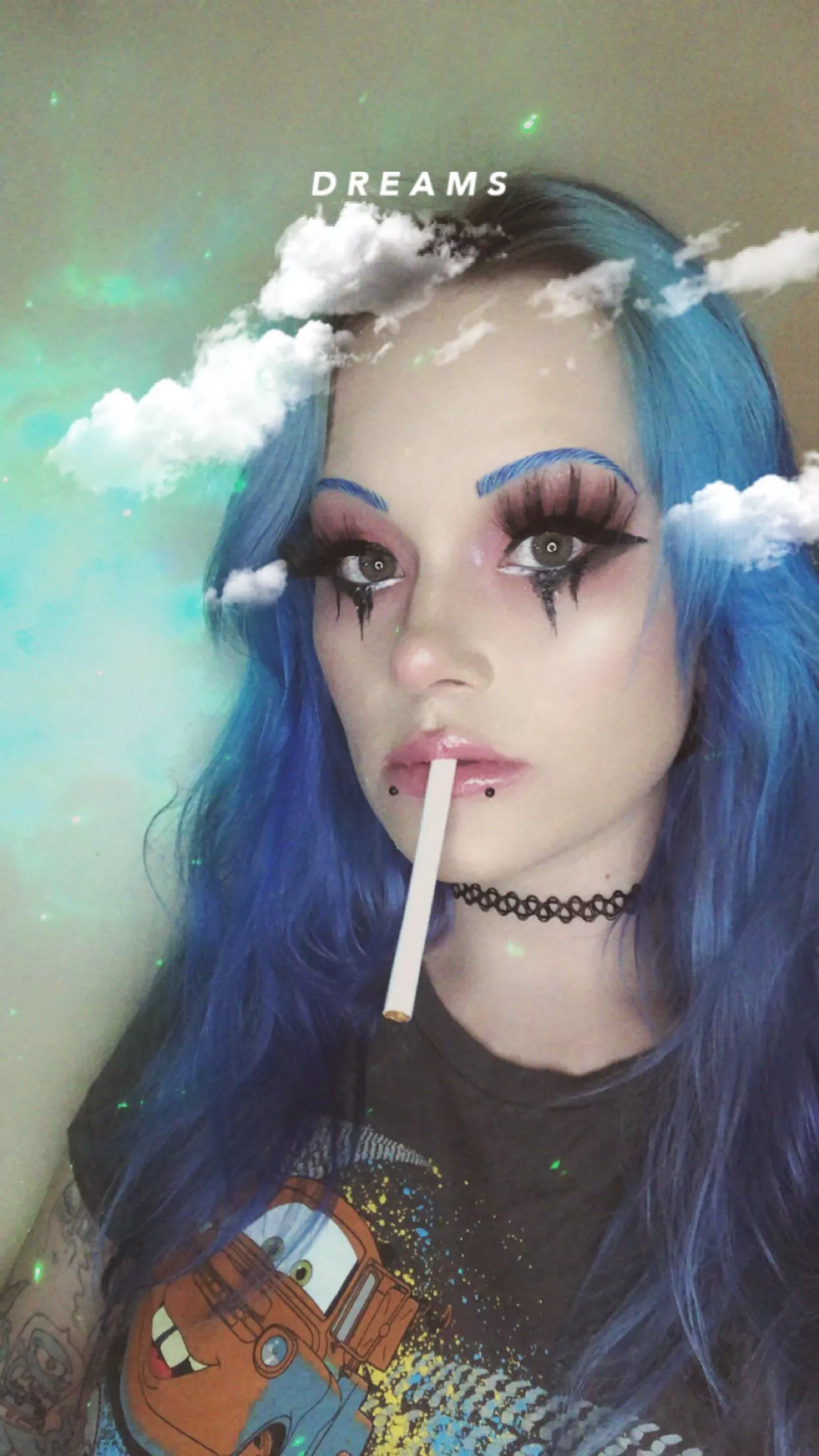 How’s my dangle today 😩🤌🏻