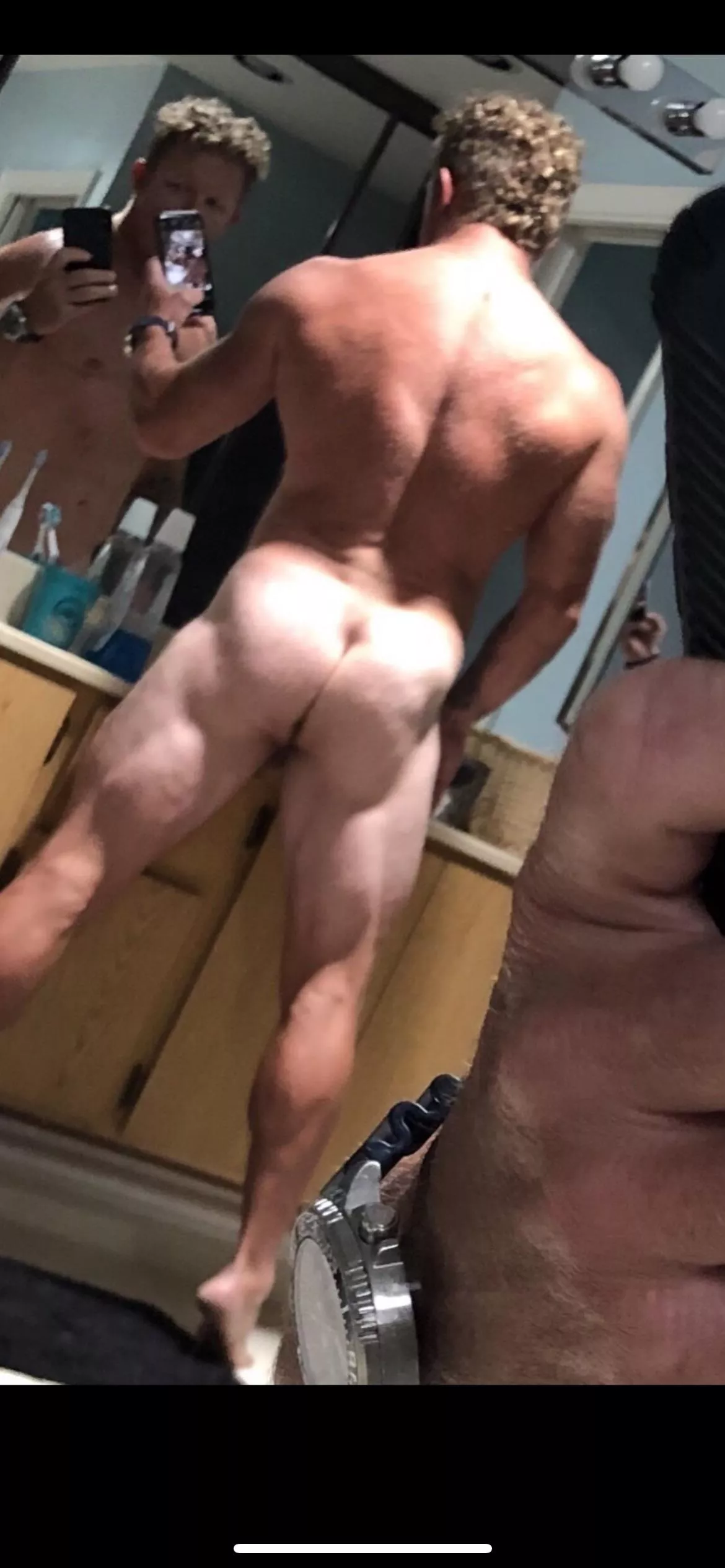 How’s my surfers tan lines hahaha (M)