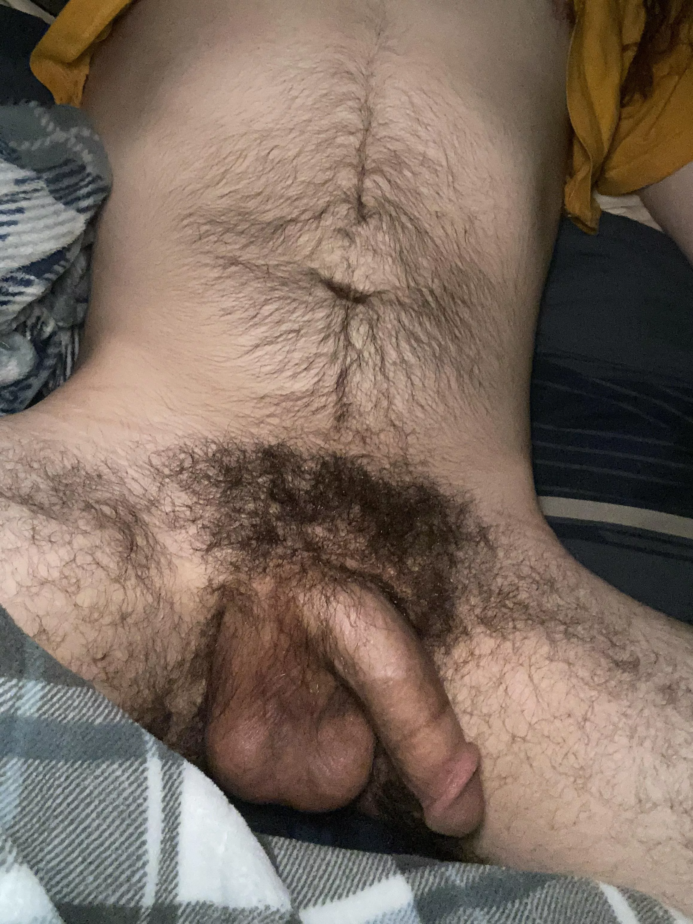 How’s this for a close up ... Any of you dudes trynna hold the heavy hangers 😏?