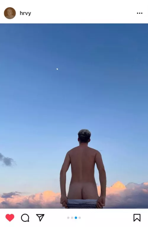 Hrvy (Harvey Cantwell) - British Singer