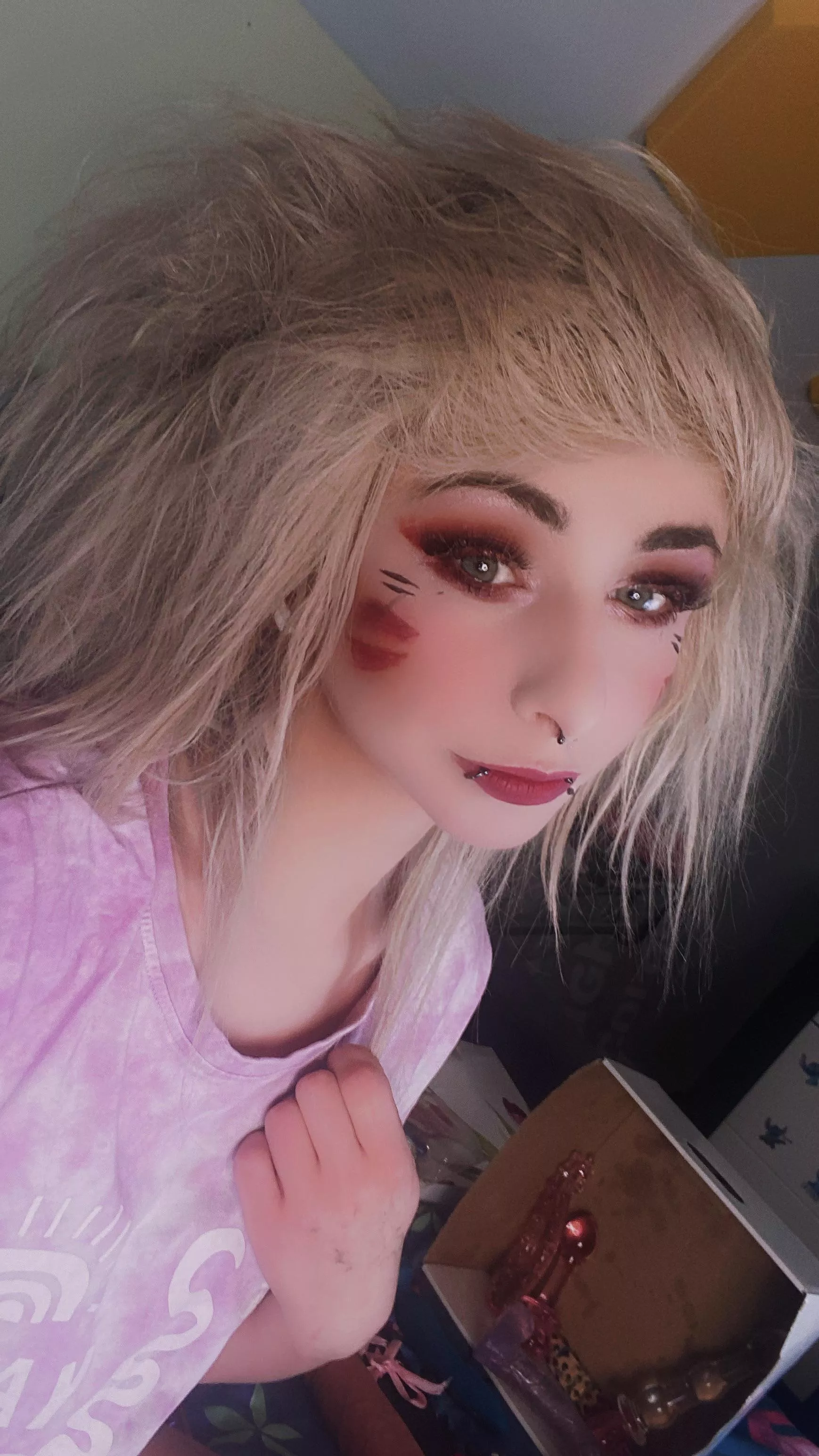 https://chaturbate.com/madelinexoxo666/