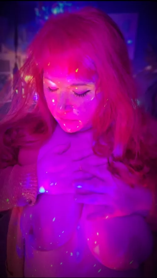 Huge heavy tits, send help plz!