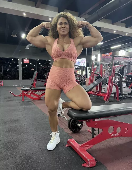 Huge muscles and a pretty face