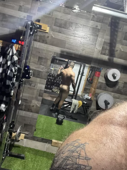 🍑 hu(m)p day 😘😘