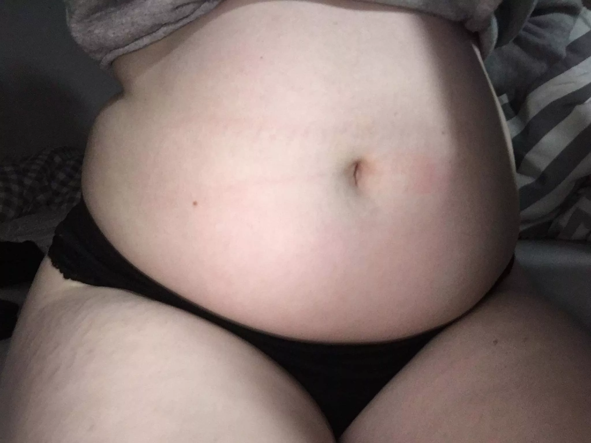 hungry pig 😩🐷 follow my Instagram - little.fatpiggy ❤️