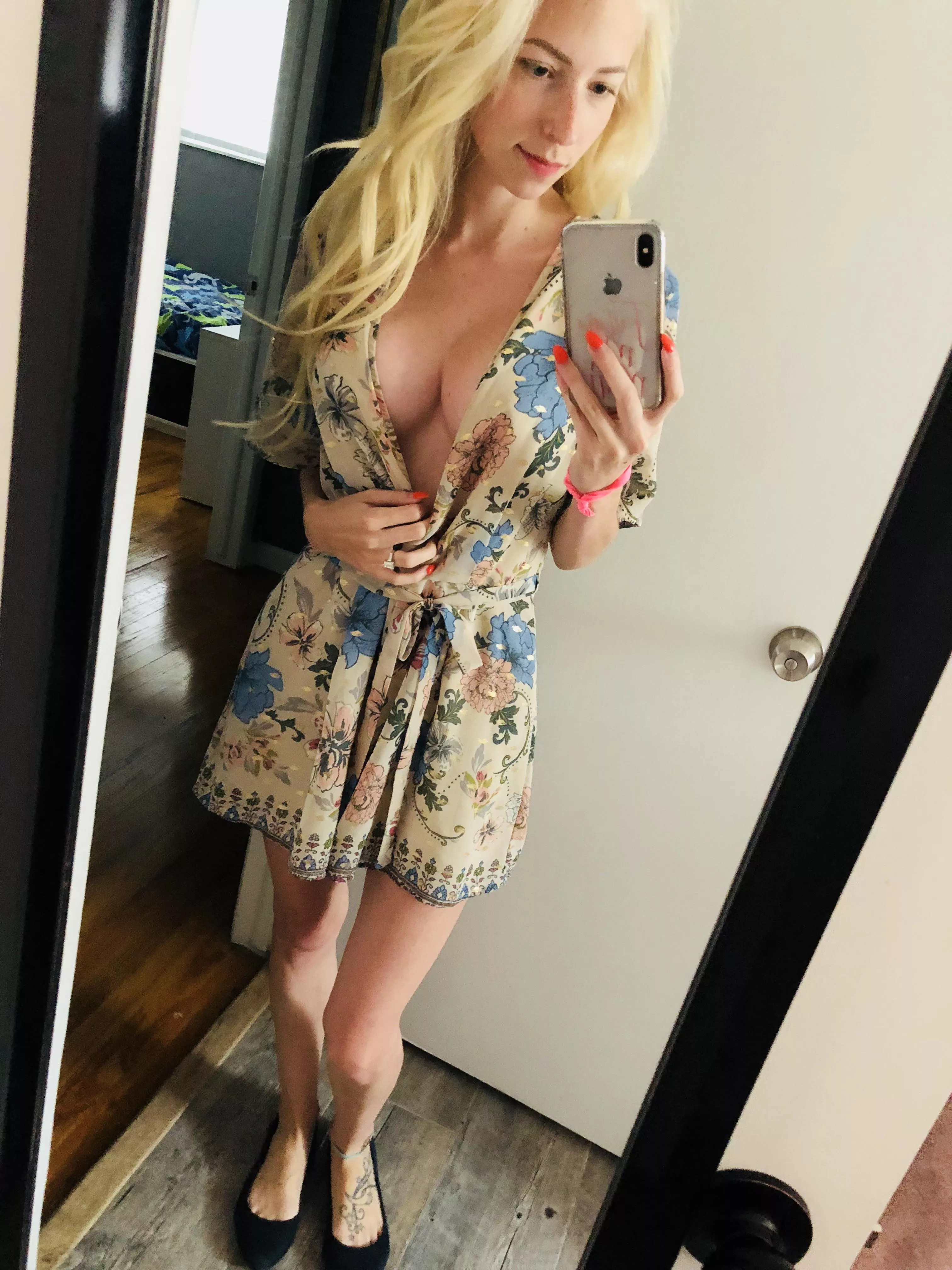 Husband lost a bet we made so I told him I am going to let as many guys as I can find on snapchat see me naked…wanna play? 😈💋… 👻JennaJayOF