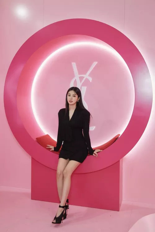 Hyewon - Ex IZ*ONE