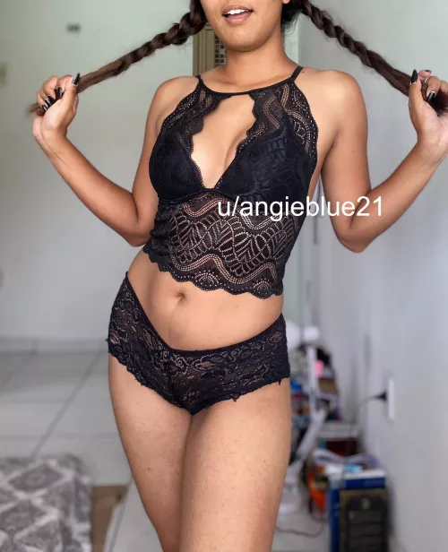 I always feel sexy in all black