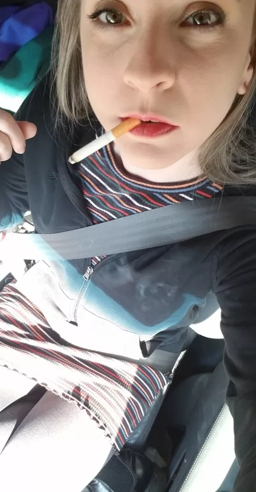 I always smoke in the car π¨