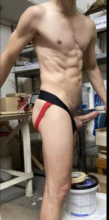 I am a bator, I even jerk off 🍆💦🔞when I am working in my cellar. What do you think I am working on?📸 🎥 m23