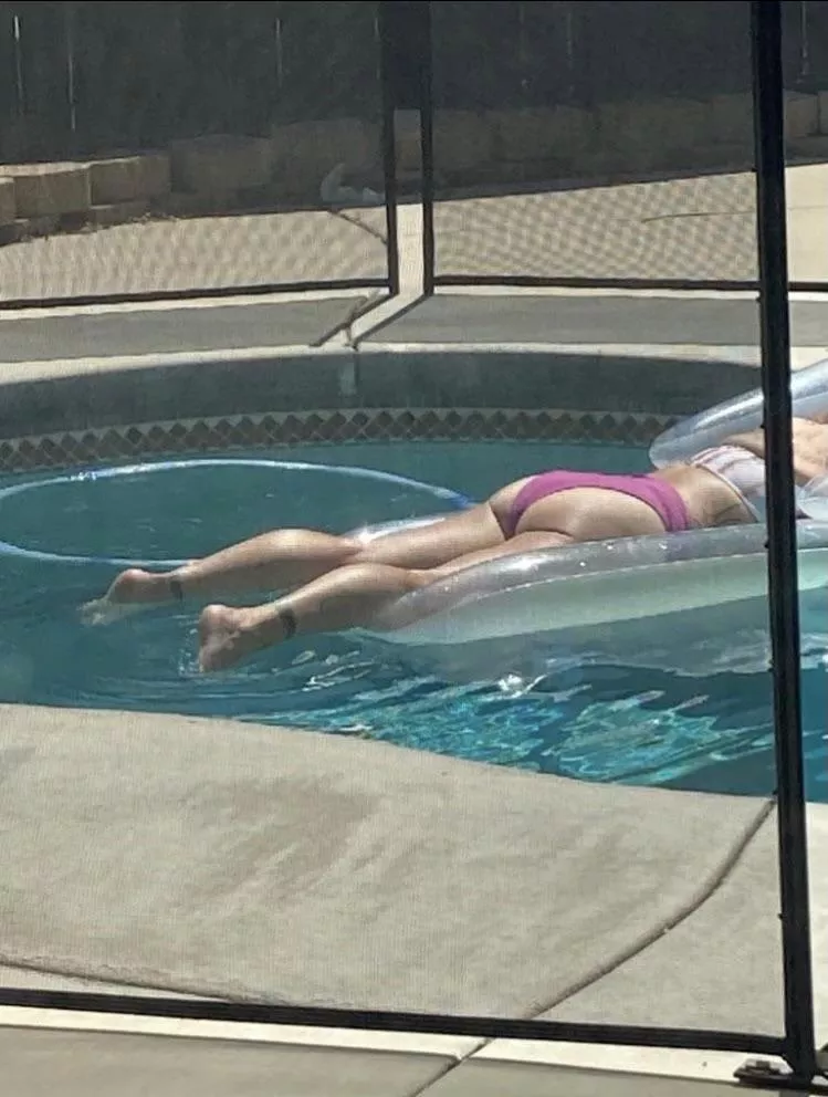 I am a cuck who wants to see his mommy get fucked add my Kik dennab56 talk nasty about her, tribute her and if you send a dick pic I will send you a naked picture of her. As a bonus of you sending a dick pic I will a send a picture for you to tribute her