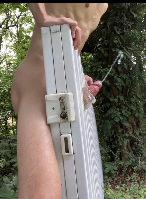 I am a cum π¦π¦π¦addict. I cum at least 3-4times a day ππππ¦π¦π¦. Who else? What are your thoughts?