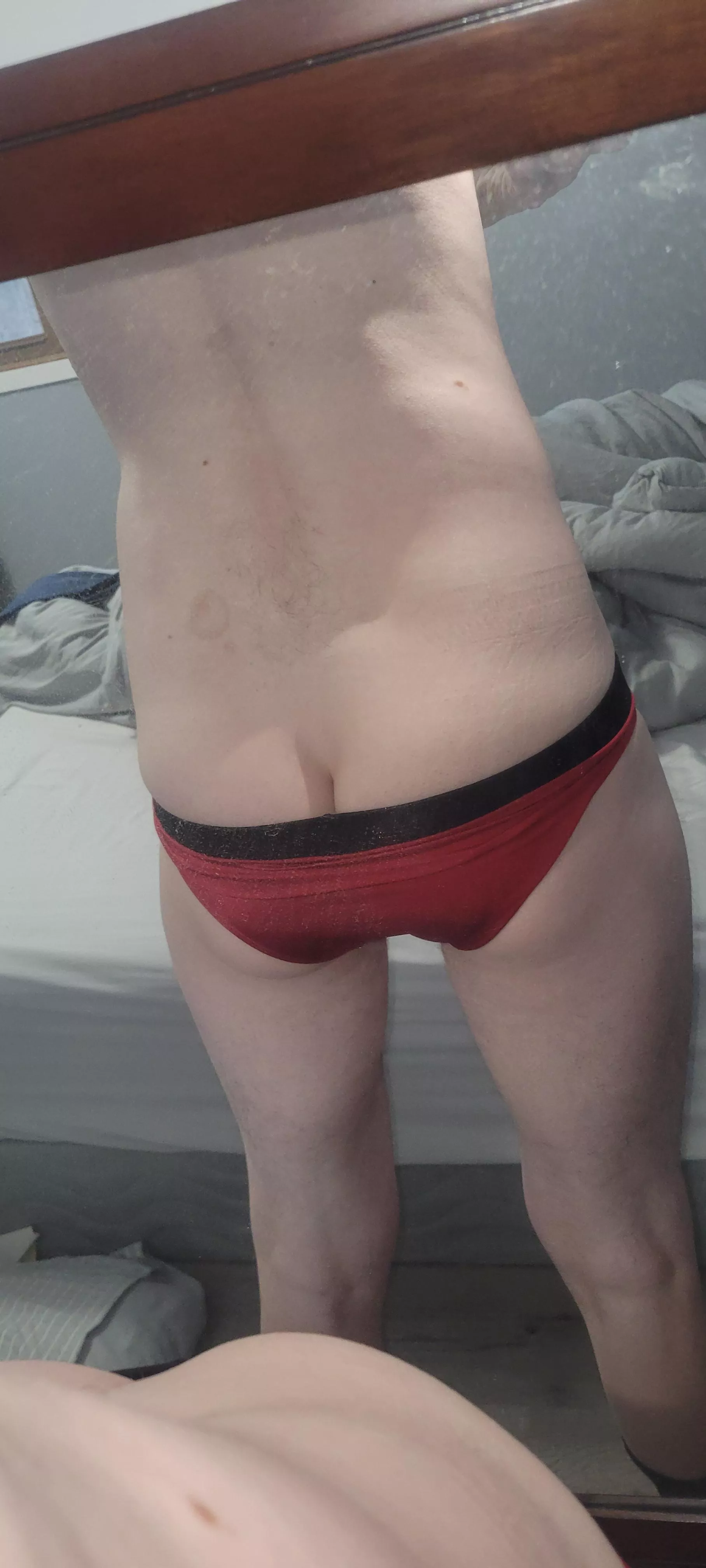 I am boy who loves the attention of older men.