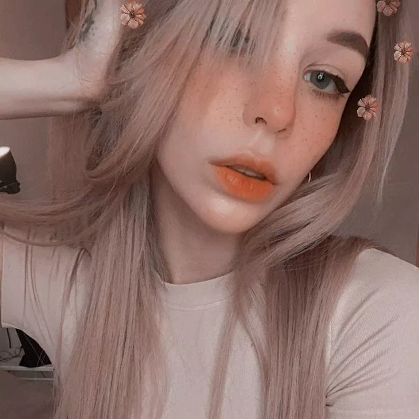 I am live 🥰NOW!🥰 Join me! Link below👇 or check my reddit Profile!