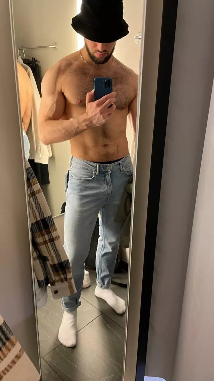 I am new here. tell me where to send dicks? 🙄