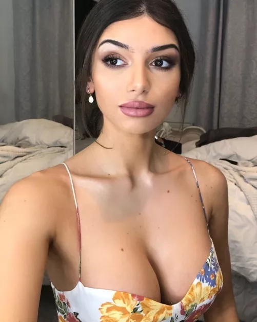 I am so in love with mimi keene and her sexy body