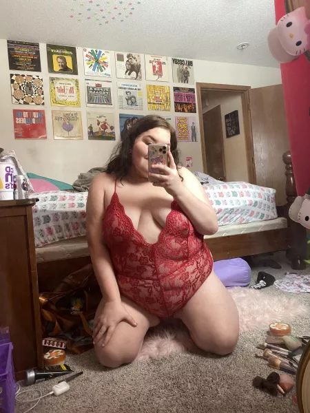 I am so soft, how about you come feel? 🤍☁️