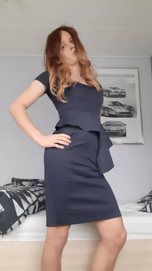I am your hot seductive stepmom. Do you want me to seduce you? π π