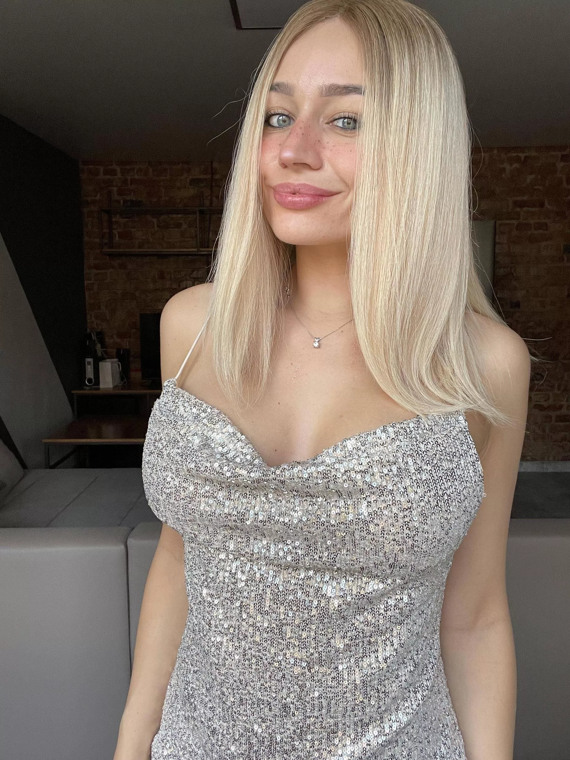 I bet u wanna bite😈